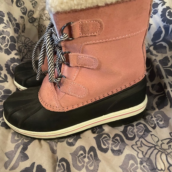 Cat and Jack Sz 1 winter boots - Picture 2 of 7